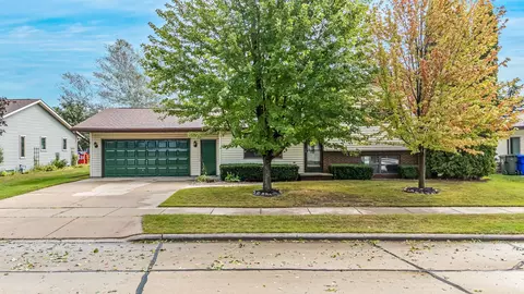 2824 Sullivan Ave, Kaukauna, WI 54130