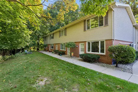 Exterior - 1031 S West Ct #A, Appleton, WI 54915 photo 3 of 7