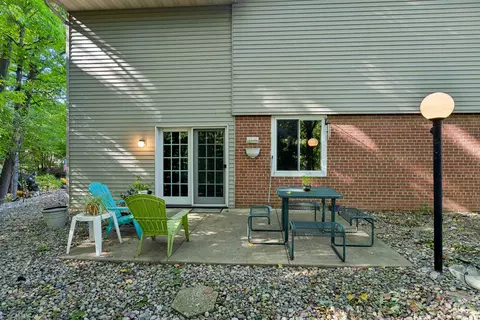 Exterior - 1031 S West Ct #A, Appleton, WI 54915 photo 2 of 7