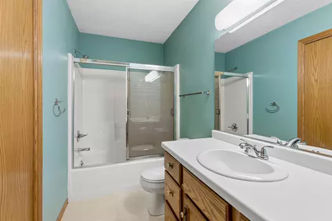 Bath - 1031 S West Ct #A, Appleton, WI 54915 photo 2 of 2