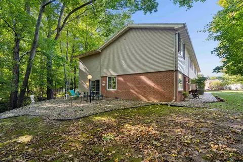 Exterior - 1031 S West Ct #A, Appleton, WI 54915 photo 1 of 7