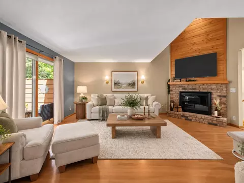 Living - 905 E Windfield Pl #C, Appleton, WI 54911 photo 3 of 5
