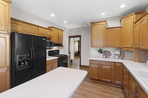 Kitchen - 2500 E Newberry St, Appleton, WI 54915 photo 2 of 5