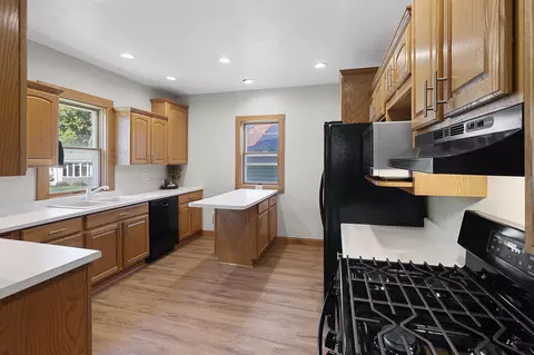 Kitchen - 2500 E Newberry St, Appleton, WI 54915 photo 4 of 5