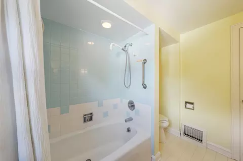 Bath - 1348 W Harris St, Appleton, WI 54914 photo 2 of 2