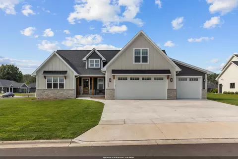 1029 Lancaster Ct, Howard, WI 54313