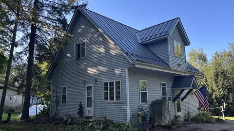 83 Bucholtz Park Rd, Clintonville, WI 54929