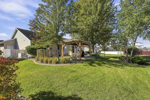 Exterior - 1394 W Mason Ridge Ct, Appleton, WI 54914 photo 7 of 7
