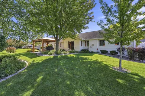 Exterior - 1394 W Mason Ridge Ct, Appleton, WI 54914 photo 5 of 7