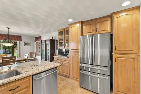 Kitchen - 1394 W Mason Ridge Ct, Appleton, WI 54914 photo 4 of 4