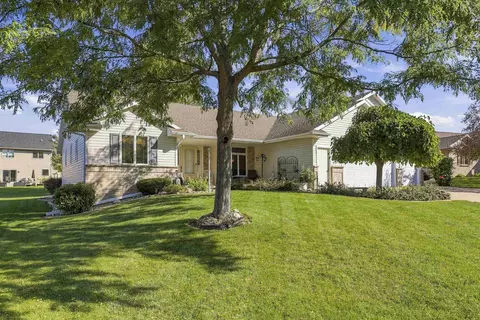 Exterior - 1394 W Mason Ridge Ct, Appleton, WI 54914 photo 3 of 7