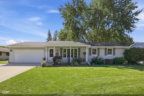 1417 Lindale Ln, Green Bay, WI 54313