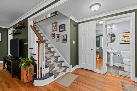 Entry Way - 544 W Seymour St, Appleton, WI 54915 photo 4 of 7