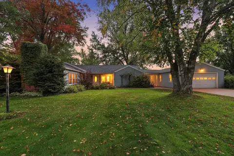 390 River Hts, Shawano, WI 54166