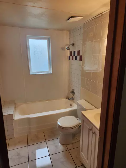 Bath - 1415 N Erb St, Appleton, WI 54911 photo 1 of 1