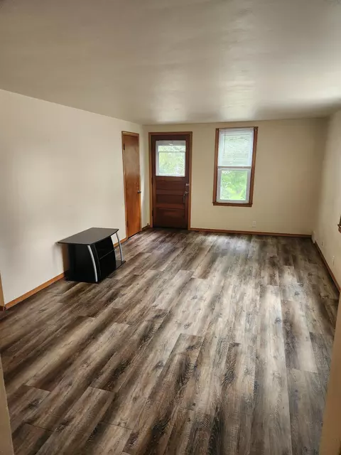 Living - 1415 N Erb St, Appleton, WI 54911 photo 1 of 2