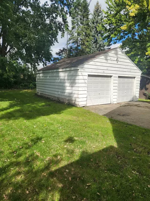Exterior - 1415 N Erb St, Appleton, WI 54911 photo 4 of 5