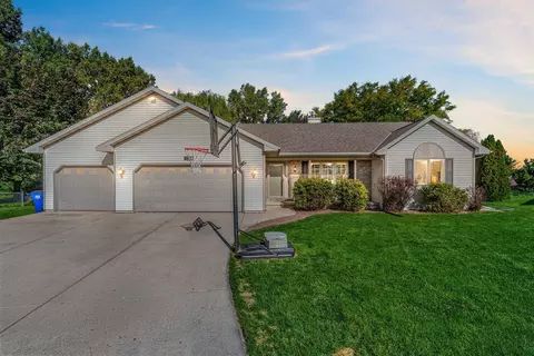 720 Hickory Valley Ct, De Pere, WI 54115