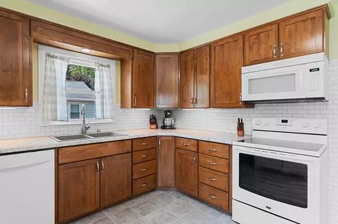 Kitchen - 613 E Byrd St, Appleton, WI 54911 photo 5 of 6