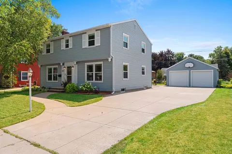 Exterior - 613 E Byrd St, Appleton, WI 54911 photo 4 of 8