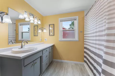 Bath - 613 E Byrd St, Appleton, WI 54911 photo 1 of 2