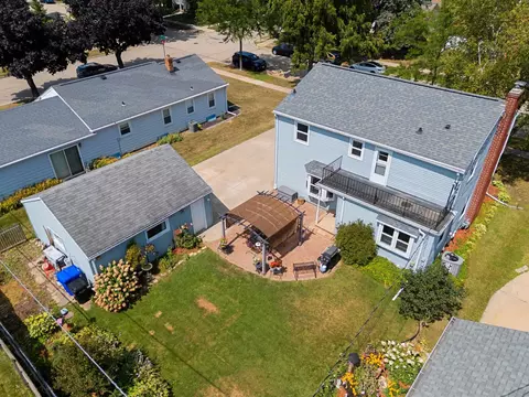 View/Area - 613 E Byrd St, Appleton, WI 54911 photo 2 of 10