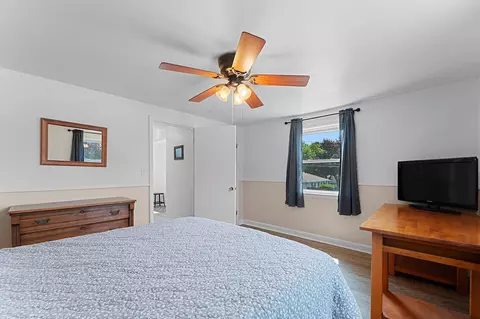 Bedroom - 613 E Byrd St, Appleton, WI 54911 photo 8 of 11