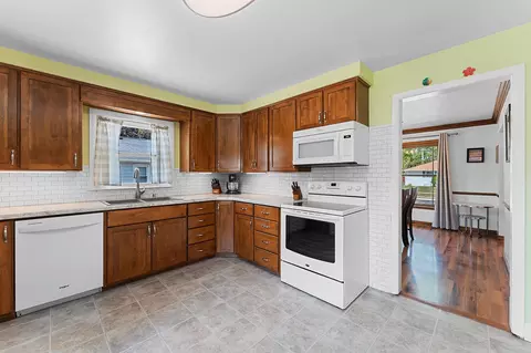 Kitchen - 613 E Byrd St, Appleton, WI 54911 photo 6 of 6