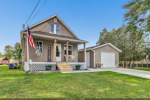 506 Pine St, Pulaski, WI 54162