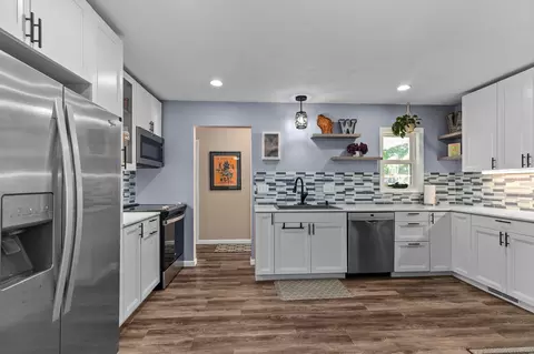 Kitchen - 1629 W Grant St, Appleton, WI 54914 photo 2 of 6