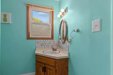 Bath - 1629 W Grant St, Appleton, WI 54914 photo 1 of 5