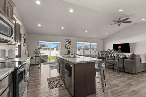 Kitchen - 3424 E Rubyred Dr, Appleton, WI 54913 photo 2 of 4