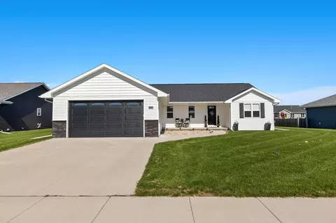 Exterior - 3424 E Rubyred Dr, Appleton, WI 54913 photo 9 of 9
