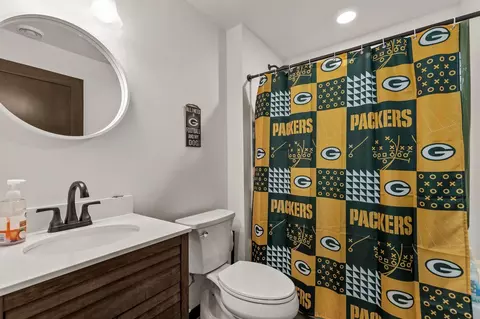 Bath - 3424 E Rubyred Dr, Appleton, WI 54913 photo 4 of 4