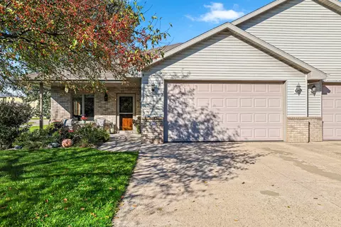 320 Evergreen Dr, Kaukauna, WI 54130