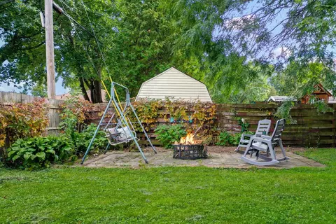 Exterior - 2112 N Owaissa St, Appleton, WI 54911 photo 4 of 9