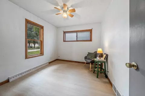 Bedroom - 2112 N Owaissa St, Appleton, WI 54911 photo 4 of 4