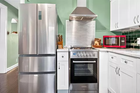Kitchen - 1740 N Clark St, Appleton, WI 54911 photo 4 of 8