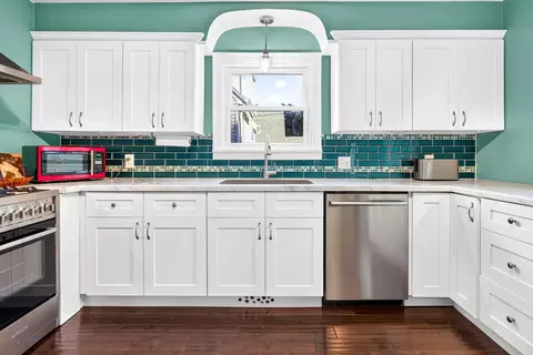 Kitchen - 1740 N Clark St, Appleton, WI 54911 photo 2 of 8