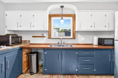 Kitchen - 1740 N Clark St, Appleton, WI 54911 photo 6 of 8