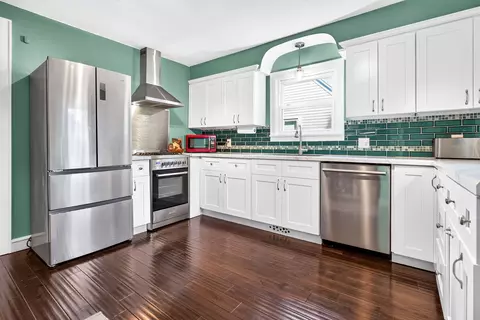 Kitchen - 1740 N Clark St, Appleton, WI 54911 photo 3 of 8