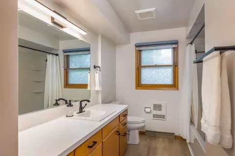 Bath - 2515 S Greenview St, Appleton, WI 54915 photo 1 of 1