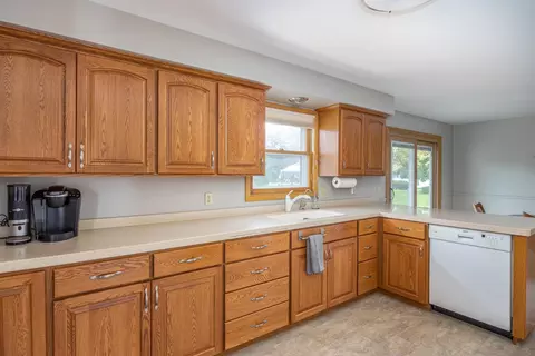 Kitchen - 2515 S Greenview St, Appleton, WI 54915 photo 2 of 4