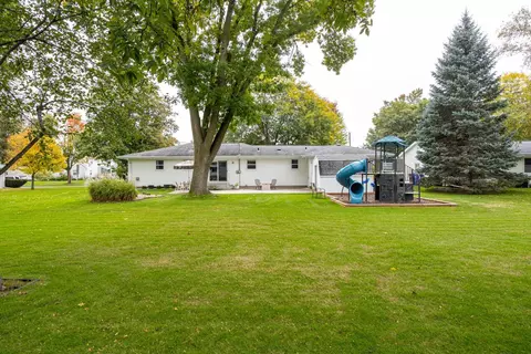 Exterior - 2515 S Greenview St, Appleton, WI 54915 photo 7 of 10