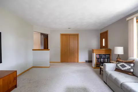 Living - 2515 S Greenview St, Appleton, WI 54915 photo 2 of 2