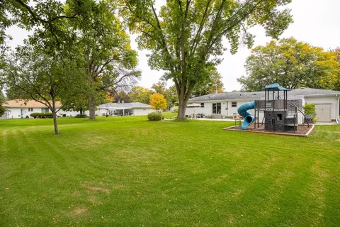 Exterior - 2515 S Greenview St, Appleton, WI 54915 photo 9 of 10
