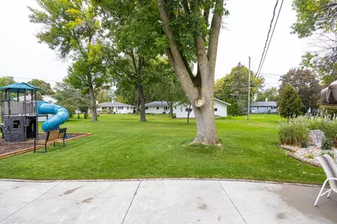 Exterior - 2515 S Greenview St, Appleton, WI 54915 photo 4 of 10