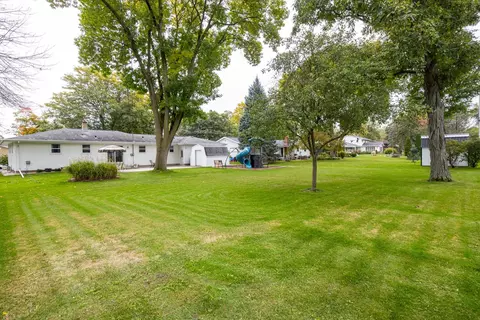 Exterior - 2515 S Greenview St, Appleton, WI 54915 photo 2 of 10