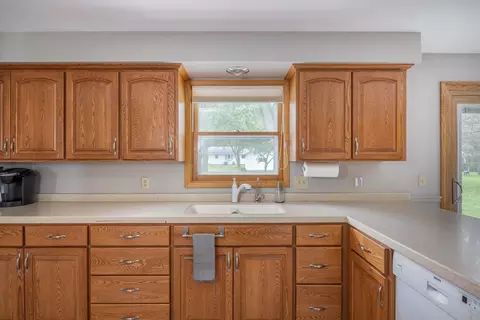 Kitchen - 2515 S Greenview St, Appleton, WI 54915 photo 3 of 4