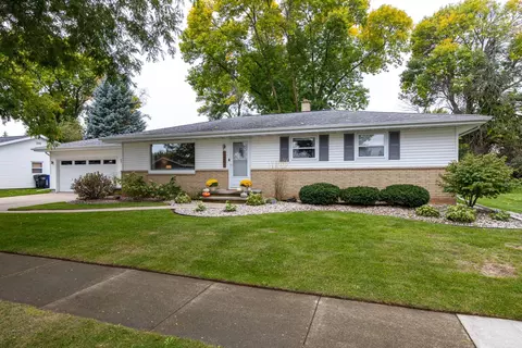 Exterior - 2515 S Greenview St, Appleton, WI 54915 photo 10 of 10